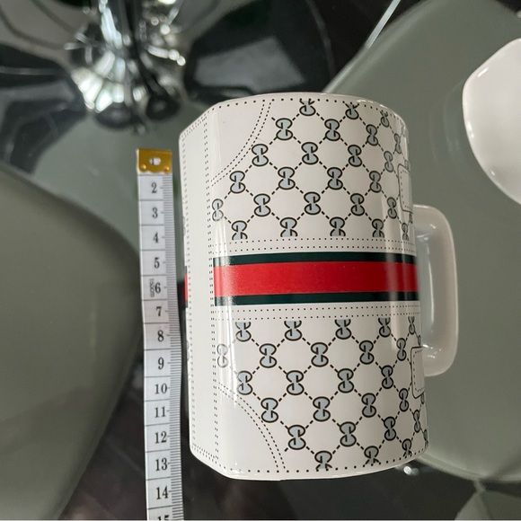 Cup with Lid - Picture 7 of 7